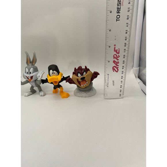 McDonald's Looney Tunes Happy Meal Toys: Bugs Bunny, Taz, Daffy Duck - Picture 5 of 6